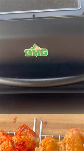 Chicken wings 🍗 🍗 chicken wings! Always a GMG fam fav!!! #ChickenWings #GMGNation #ChickenDinner | Green Mountain Grills