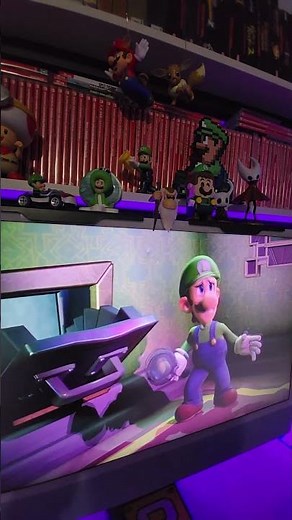 LUIGI RUNNING FOR HIS LIFE! 💀😭 #shorts