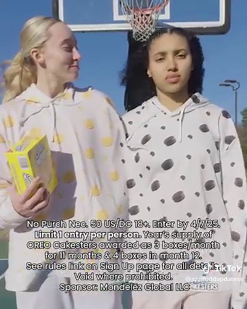 Oreo Ad Featuring Paige Bueckers and Azzi Fudd