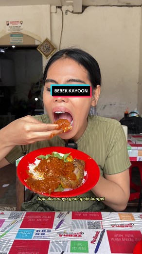Sajian Bebek Kayoon Khas Surabaya dengan Sambal Juara