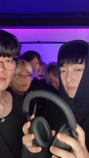 Headphones Beatbox Challenge by TeamREAL