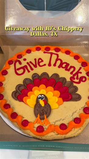 Wandering Foodie on Instagram: "GIVEAWAY TIME WITH @jdschippery 🍪 🍪 🍪 In honor of Thanksgiving coming up, I have partnered with @jdschippery a women owned local business here in Dallas, TX for a chance to win a cookie cake!!!! JD’s Chippery makes the most DELICIOUS cookies, muffins, custom cookie cakes AND the crispiest Diet Coke you’ve ever had 😋 (recommendation: get the @dietcoke with lime 🍋‍🟩) Make sure to go get in your thanksgiving orders (these treats will impress the fam!!!) Highly 