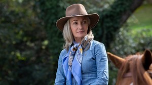 Jane Seymour Debuts in 'The Kominsky Method' Season 2 Trailer (VIDEO)