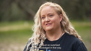 “When my name got called out, I turned to my friend, and I just burst into tears. I really was just so surprised to be acknowledged in that way.” ✨ Melanie Tate was our inaugural Chief Executive Award winner at the 2021 #TAFESA Honour Awards. She was nominated by a colleague, who wanted to honour the incredible ways that Melanie has helped vulnerable young people through her charity, Puddle Jumpers. ❤️ Do you have any excellent people in your life who are #TAFESA graduates? Nominations are simpl