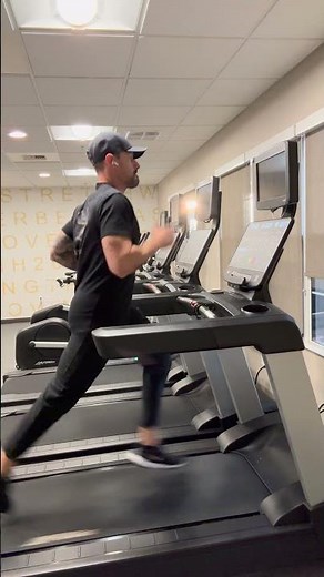 Motorized Treadmill Running (Fast/Sprint)