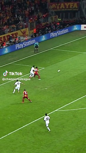 Iconic Drogba Celebration in Galatasaray: UCL Goals and Best Moments