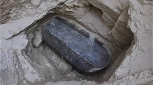 Massive sarcophagus found in Egypt — and archaeologists don’t know what lies inside - National | Globalnews.ca