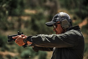 Pro Tips: How To Hold a Pistol According to a Green Beret