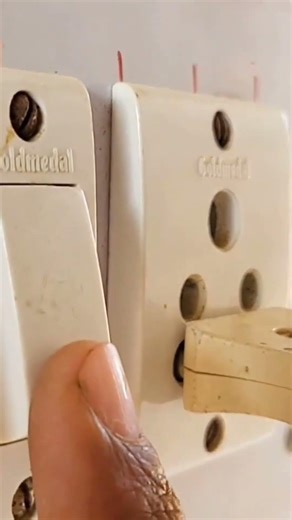 What_Happened_When_We_Connected_an_H4_Halogen_Bulb_to_220V