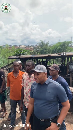This morning, I visited Edike market and it environs to assess the ongoing construction of drainage systems and grading of walkways in the market. I also visited the abattoir area of the market to inspect the sanitation improvements and proper flood control measures in order to ensure environmental safety. #Jerryishere #Ika_south #inspection | Jerry Ehiwarior
