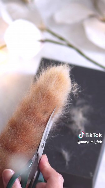 猫のしっぽをフェルトで作るハンドメイド