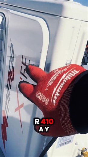 No todos los técnicos saben cómo instalar correctamente un MINI SPLIT en una casa de varios pisos 😬 #Mexico #Refrigeracion #InstalaciónEléctrica #electricista #AireAcondicionado | Aprende Refrigeración