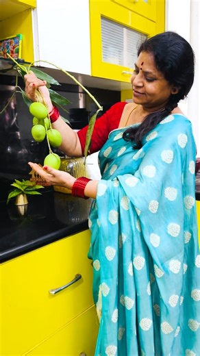 మామిడికాయ పచ్చడి రెసిపీ | ఆంధ్ర మామిడికాయ పచ్చడి | Mango Pickle in Telugu