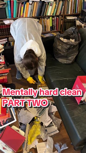 Part 2 of the free clean for the grumpy man! With @Coline_Cleans @Anna Dobber @roseamsterdamNL and @cleankoala_nl Check out the link in my bio for the steamcleaner! 🧼🚿 Thanks @Spicekix Coffee for the coffee ❤️🍵 #cleantok #cleantiktok #cleaninghacks #cleaningtips #extremecleaning