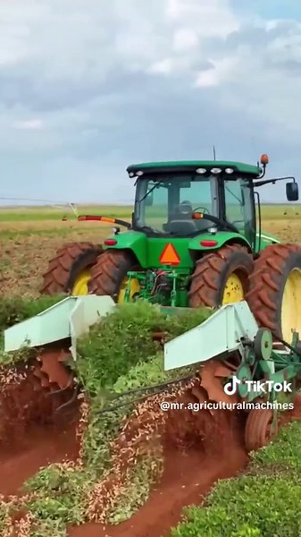 Episode 69 | Peanut Combine Harvester #Peanut Combine Harvester, Peanut #Harvester #Picking Peanuts #Modern Agricultural Machinery #Agricultural Machinery @TikTok Assistant