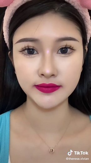 Makeup Tutorial: Step-by-Step Lipstick Application Guide