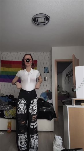 Sharlyn🐺🐺🐺 (@sharlyn_28.10)’s videos with Sextalk feat. Rill - Vayne