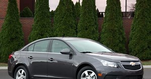 Chevy recalling 293k Cruze models over potential brake failure