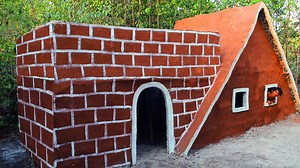 Building a two-story jungle hut using only primitive tools & natural materials