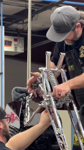 Loaded up & headed to Mama Tried Motorcycle Show 💨 The crew put the final touches on the custom GMG LiveWire S2 Alpinista and it's ready to be unveiled — will you be there? 🛞 Saturday, Feb. 21st @ 10:30am 📍 Mama Tried Motorcycle Show | Gas Monkey Garage