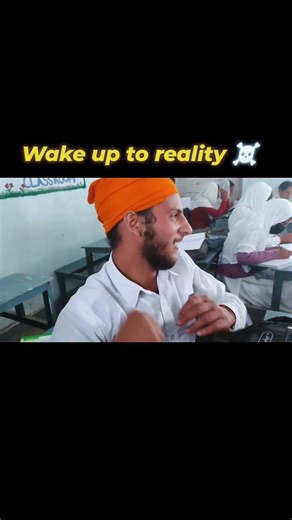 school ma arm wrestling 😯 #shortsfeed #channelpages #minivlog #viral #armwrestling