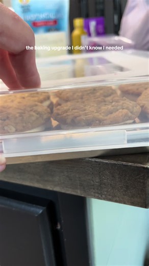 The Best Baking Pan with a Lid for Home Bakers