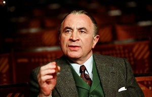 RIP Bob Hoskins, Who Has Died at Age 71 (CLIPS)