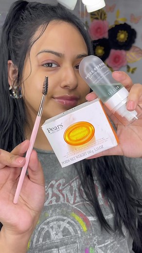 💖Brows💖 Instagram @jcouture7💖 ✨✨✨✨✨✨✨✨✨✨✨ ➡️Les muestro, como me e estado haciendo las cejas. Paso 1: Agregar Jabón, Paso 2: Limpiar el jabón alrededor de mis cejas, Paso 3: Darles forma, Paso 4: Corregir/Darles forma con corrector, Paso 5: Ir con mi producto de Cejas, para rellenar los huecos, Paso 6: Sellar ✨✨✨✨✨✨✨✨✨✨✨ #brows #cejas #browtransformation #microblading #explorepage #nyxcosmetics #SHEIN #benefitcosmetics #browsonfleek #browshaping #browlamination #cejasperfectas #cejaspeloapelo