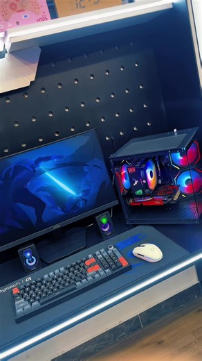 🔥 RYZEN 5 5500 GTX 1660 SUPER | CẤU HÌNH QUỐC DÂN CHIẾN GAME ⚡ ⚙️ Cấu hình chi tiết: * CPU: Ryzen 5 5500 * RAM: 16GB DDR4 * VGA: GTX 1660 Super * SSD: 256GB 🎮 Hiệu năng thực tế: * Valorant / CS2 / LOL: FPS cao, max setting mượt * GTA V / PUBG / Warzone: Medium – High ổn định * Stream nhẹ, edit cơ bản vẫn đáp ứng tốt ✨ Điểm nổi bật: * Combo CPU VGA cân bằng, không nghẽn cổ chai * Dễ nâng cấp lên VGA mạnh hơn sau này * Phù hợp gaming, học tập, làm việc 💰 Giá cực tốt – build sẵn, test kỹ trước k