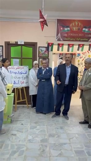 #مدارس_الرشاد_النموذجية🏫 #قسم_البنات🌷 #يوم_العلوم_العالمي_2025 ✨🔬 🔥🔬 يومُ العلوم في مدارس الرشاد للبنات.. يومُ ابتكارٍ وتألقٍ علميّ لا يُنسى! 🌟 تألقت مدارس الرشاد اليوم بحضورٍ علميّ مهيب، حيث ارتدت طالباتنا المبدعات أروابهن البيضاء كرمزٍ للنقاء والمعرفة، وجسّدن روح الباحثات الصغيرات وهنَّ يقدّمن تجارب علمية مذهلة تنبض بالحياة 💡🧪 من تجاربٍ تُحاكي الظواهر الطبيعية، إلى ابتكاراتٍ تربط العلم بواقعنا اليومي، أبدعت الطالبات بفكرٍ ثاقبٍ ويدٍ تعمل بشغفٍ لا يُضاهى 🔭🌈 وكانت غزة الحبيبة مصدر الإل