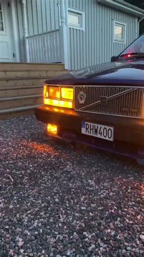 Fin bilen 😃🍻 #volvo740 #hawaiidisco🏖 #raggen #volvo740 #foryou