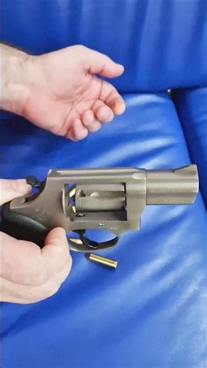 Speed loading a revolver ASMR