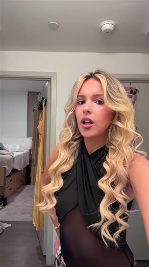 Linen Owens (@linenowens)’s videos with folie à deux by bartemivs - barty™