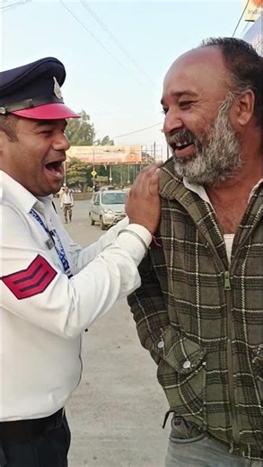 Seat पीछे करें लेकिन Seatbelt ज़रूर लगाएँ 🙏 #roadsafety #seatbelt #shorts