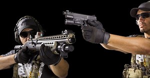 Fusil à pompe ou pistolet pour CQB ?