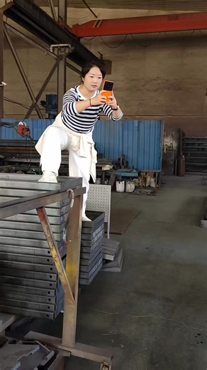 Autorepair Eqipment Lee on Instagram: "#framemachine #automotiveequipment #GarageEquipment #framerack #carbench #carrepair #autorepair #vehiclerepair"