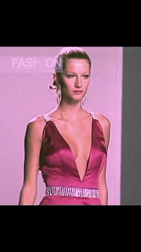 Gisele Bundchen Fashion Moments SS01