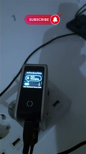This 100W USB-C Charger Shows Real-Time Charging Power!