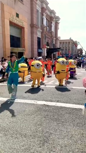 Minions Parade at Universal Studios Japan #parade #minions #usj #shorts #japan #despicableme