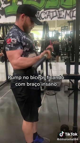 Aproveitando cada minuto do bulking insanamente. Libero o primeiro video dançando La Furia se quiserem kakakaka #bodybuilding #musculação #fitness #academia #memesmaromba #comediamaromba