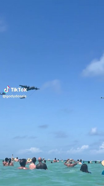 Military Aircraft Refueling Operations Explained