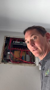 🔌 You’ve probably heard the term CT clamp — it’s this little white device right here, and it’s very important. 👉 Its purpose? To give the inverter a reference point so it can send power through your non-essential circuit. ⚡ If your system isn’t performing the way you expected, reach out to us at SamSam — we’ll take a look and advise you for free. | SamSam SA