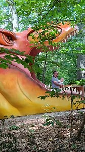 40K views · 215 reactions | Ai aflat și tu ultimele noutăți de la Dino Parc Râșnov? 類 Noi dinozauri și-au făcut apariția în parc și te așteaptă nerăbdători să-i descoperi! Ba chiar mai mult, T-Rex te invită într-o călătorie inedită, în care micii exploratori vor putea observa cum arăta un T-Rex atât din exterior, cât și din interior! 練 Te-am făcut curios? | Dino Parc Râșnov | Facebook