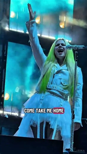 Avril Lavigne – I’m With You | Live