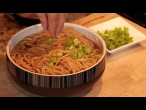 Chinese Spicy Noodles | How to cook tasty spicy Chinese noodles! 四川担担面