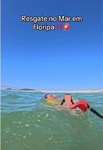 Eles entraram em 3 e só dois conseguiram sair, uma delas foi surpreendida por uma corrente de retorno e precisou de auxílio para voltar para a praia! Respeite o mar, respeite a vida🚩⚠️ #salvamento #lifeguard #rescue #bombeiros #resgate