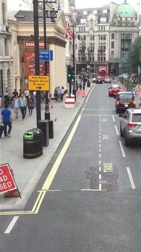 London in motion. #London #LondonStreets #timelapse #londoncity