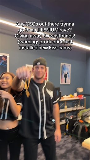 wonderli 栗‍♀️ on Instagram: "@illenium any CEOs trynna find a rave bae at an EDM show? "