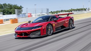 Ferrari F80 da sogno: la prova della supercar da 1.200 Cv