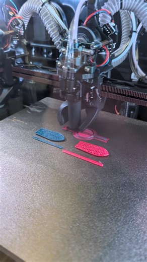 N1_3D_Print on Instagram: "Voron Tridex Test Prints the Swap Time is 2,5 to 3 sec (Object to Object include Primetower and Swap) 1500mm/s at 75k Swaps and Printing ~400-600 from 10-30k #Speed #Voron #N13D #IDEX #Turbo"